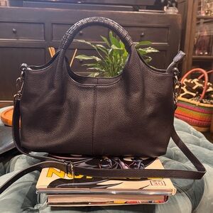 Iswee Elegant Black Leather Handbag